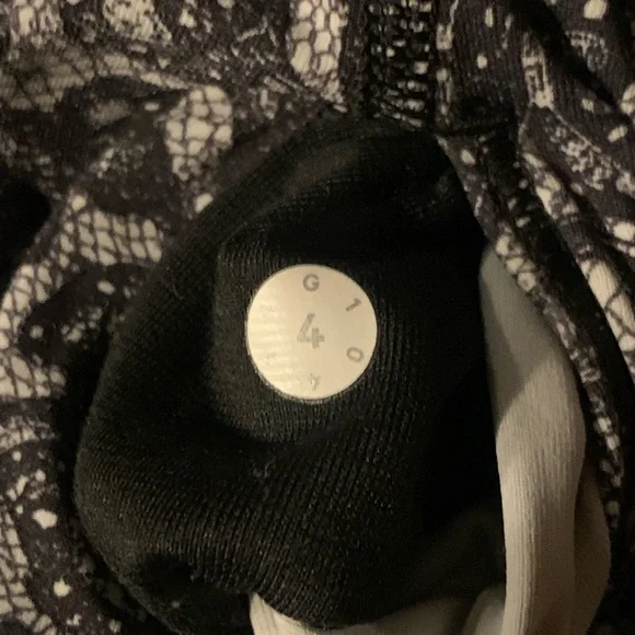 #34 Lululemon Wunder Under Pant (Hi-Rise)
Mini Cinder Lace White Black - Sz - Picture 10 of 10